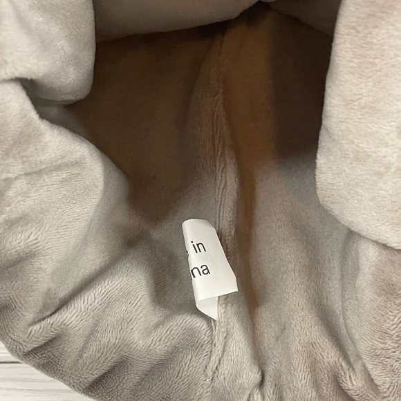 Field & Stream Cozy Cabin Gray and White Plaid Knit Beanie Hat NWT - Picture 7 of 9